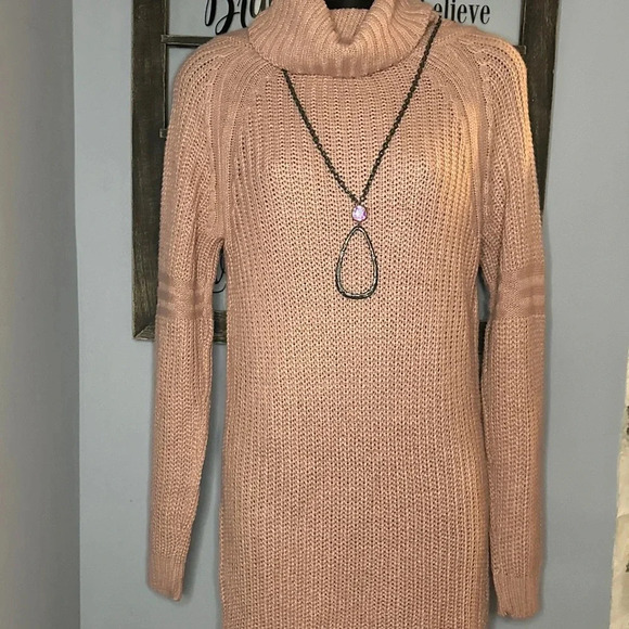 Dresses & Skirts - Cozy Pink Knit Midi Dress